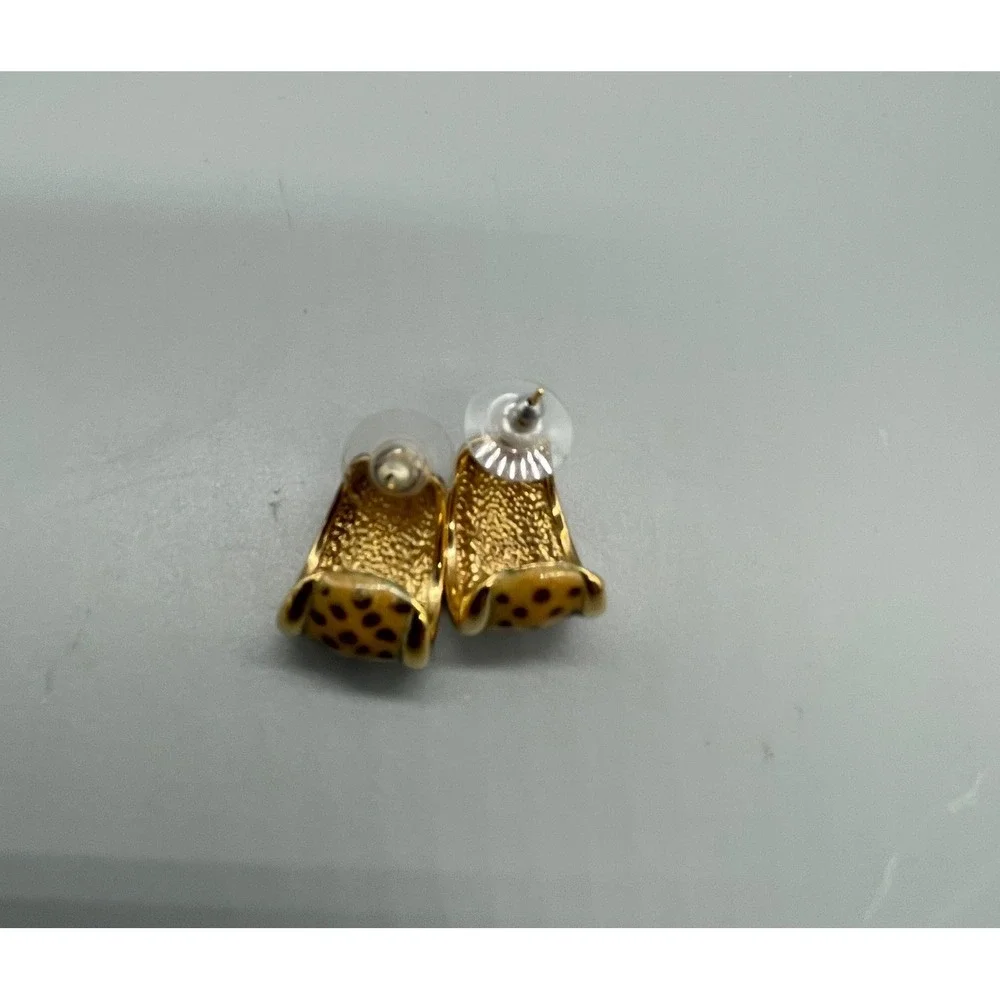 Vintage Gold Tone Animal Print Enamel Chunky J-Hoop Earrings Pierced Post Back